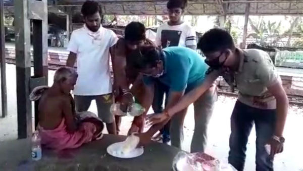 মানবিকতার অন্য মুখ, ভবঘুরে ও পথের সারমেয়দের পাশে ছাত্র দল মানবিকতার অন্য মুখ, ভবঘুরে ও পথের সারমেয়দের পাশে ছাত্র দল