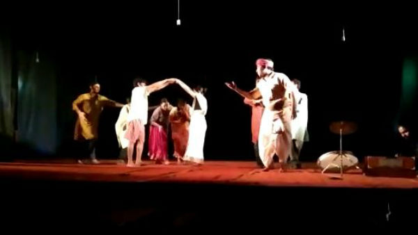 বসিরহাটের মানুষকে নাট্য মুখী করতে অভিনব উদ্যোগ বসিরহাটের মানুষকে নাট্য মুখী করতে অভিনব উদ্যোগ
