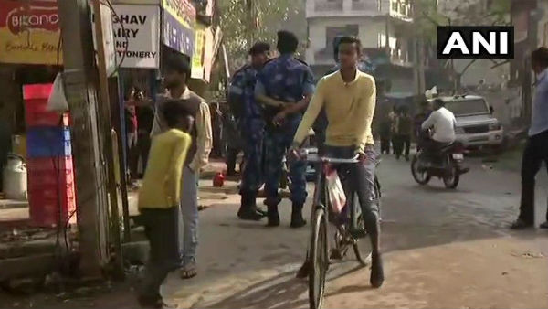 খুলছে দোকান পাট