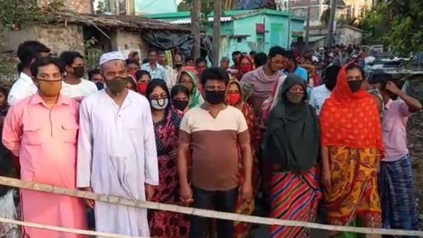 করোনার ভয়ে গ্রাম সিল করল বাসিন্দারা করোনার ভয়ে গ্রাম সিল করল বাসিন্দারা