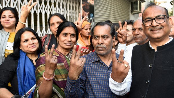 স্মৃতিচারণায় নির্ভয়ার প্রথম চিকিৎসক