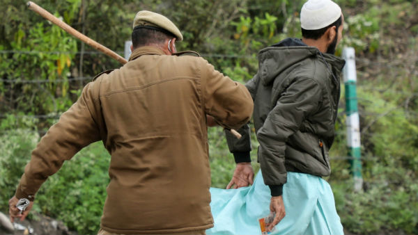 পুলিশের কাছে স্পষ্ট কোনও নির্দেশ নেই