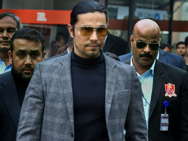 হলিউডে অভিনয় করবেন রণদীপ হুদা, প্রকাশ অভিনেতার ফার্স্ট লুকস হলিউডে অভিনয় করবেন রণদীপ হুদা, প্রকাশ অভিনেতার ফার্স্ট লুকস
