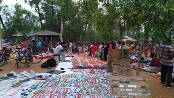 করোনা আতঙ্কের জের, বন্ধ করে দেওয়া হল সোনাঝুরি হাট করোনা আতঙ্কের জের, বন্ধ করে দেওয়া হল সোনাঝুরি হাট
