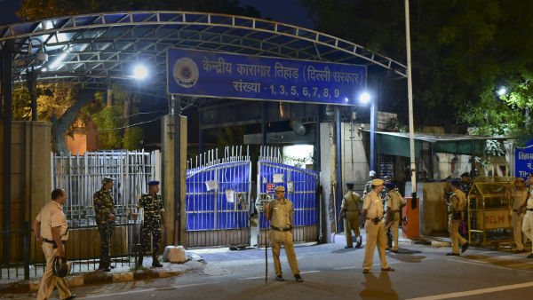 প্রত্যেক আসামি পিছু ২০ হাজার করে নেবেন ফাঁসুড়ে