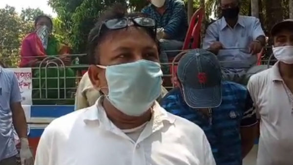 লকডাউন এর জেরে চড়কের দেলঘর হলো প্রতিবন্ধীদের ত্রান কেন্দ্র লকডাউন এর জেরে চড়কের দেলঘর হলো প্রতিবন্ধীদের ত্রান কেন্দ্র