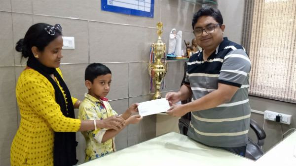 খেলনা কেনার টাকা করোনা তহবিলে দান হাবড়ার খুদের খেলনা কেনার টাকা করোনা তহবিলে দান হাবড়ার খুদের