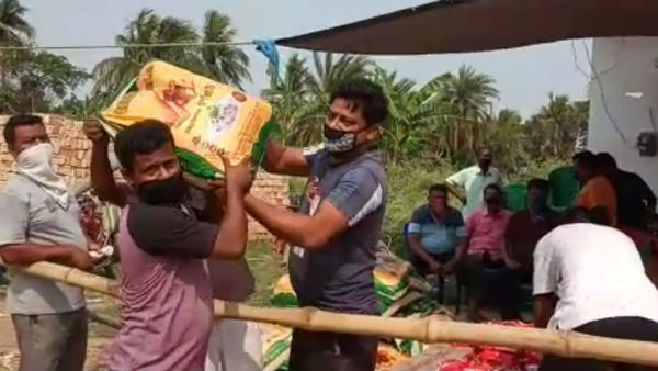 বাজার গুলিতে র্যাফ ও সশস্ত্র পুলিশের হানা বাজার গুলিতে র্যাফ ও সশস্ত্র পুলিশের হানা