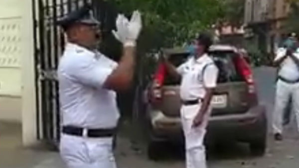 উল শ্যাল ওভারকাম, করোনা আতঙ্ক কাটাতে গান গাইলেন উর্দিধারী পুলিশ কর্তা উল শ্যাল ওভারকাম, করোনা আতঙ্ক কাটাতে গান গাইলেন উর্দিধারী পুলিশ কর্তা