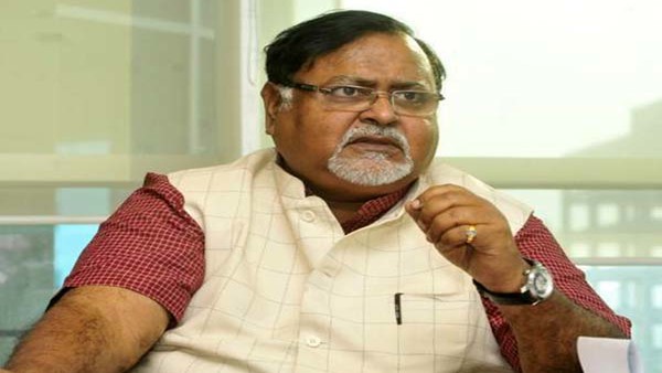 সংকীর্ণ রাজনীতির অভিযোগ তৃণমূলের