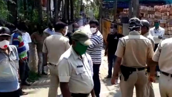 বসিরহাটে প্রাক্তন সেনা কর্মীর করোনা পজেটিভ, স্ত্রী - বৌমাকেও কোয়ারেন্টাইন হাসপাতালে বসিরহাটে প্রাক্তন সেনা কর্মীর করোনা পজেটিভ, স্ত্রী - বৌমাকেও কোয়ারেন্টাইন হাসপাতালে