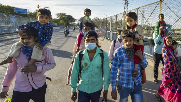 খাবারের জন্য বাধ্য হয়ে ভিক্ষাও করছে অনেকে