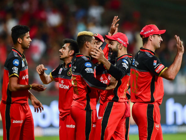 ক্রিকেটারদের সঙ্গে যোগাযোগ