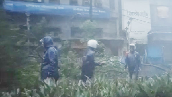 শহরে ঢুকল আম্ফান