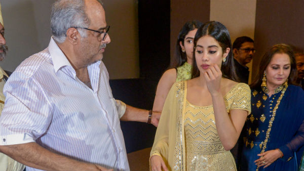 বনি কাপুরের পরিচারক করোনা আক্রান্ত, বাড়ির সবাই ঠিক আছেন জানালেন প্রযোজক বনি কাপুরের পরিচারক করোনা আক্রান্ত, বাড়ির সবাই ঠিক আছেন জানালেন প্রযোজক
