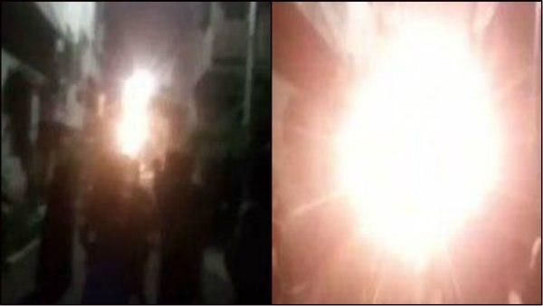 বিদ্যুতের খুঁটিতে অগ্নিকাণ্ড, অন্ধকারে ডুবে বাঘা যতীন বিদ্যুতের খুঁটিতে অগ্নিকাণ্ড, অন্ধকারে ডুবে বাঘা যতীন