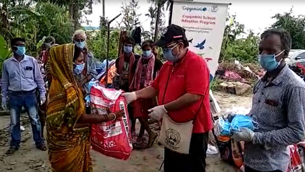 দুর্গতদের পাশে দীনবন্ধু ট্রাস্ট দুর্গতদের পাশে দীনবন্ধু ট্রাস্ট