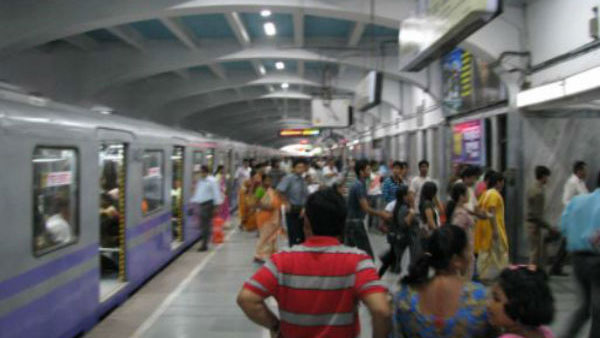 কমতে পারে প্রতিদিনের মেট্রোর সংখ্যা