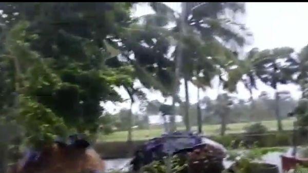 একের পর এক এলাকা বিদ্যুৎহীন, নেই ইন্টারনেট সংযোগ