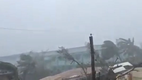 প্রবল ঝড় বৃষ্টি আসছে!