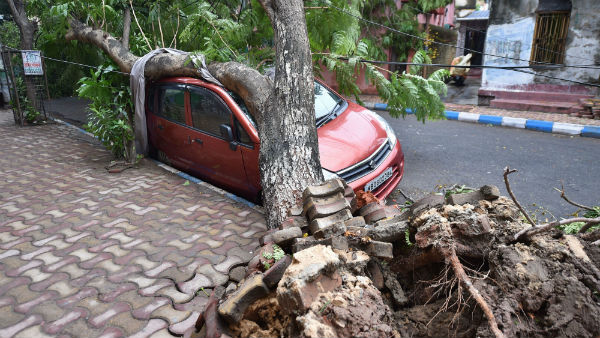 কেন্দ্রের সাহায্য ও প্রধানমন্ত্রীকে বার্তা