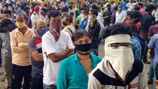 ক্রমেই উদ্বেগ বাড়ছে বাংলায়, নতুন করে আরও ৪০০ পরিযায়ী শ্রমিকের শরীরে করোনার থাবা ক্রমেই উদ্বেগ বাড়ছে বাংলায়, নতুন করে আরও ৪০০ পরিযায়ী শ্রমিকের শরীরে করোনার থাবা