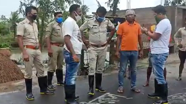 অপেক্ষার প্রহর গুনছে সুন্দরবন, উপকূল থেকে সরানো হয়েছে কয়েক লক্ষ মানুষকে অপেক্ষার প্রহর গুনছে সুন্দরবন, উপকূল থেকে সরানো হয়েছে কয়েক লক্ষ মানুষকে