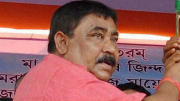 লকডাউনে বীরভূমে সব মানুষের কাছে খাবার
