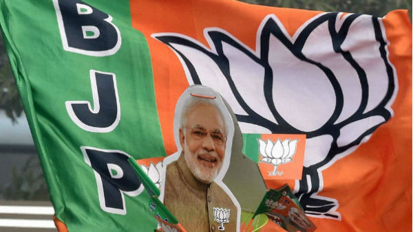 নেতার কাজের বিরুদ্ধে স্থানীয় বিজেপি নেতৃত্ব