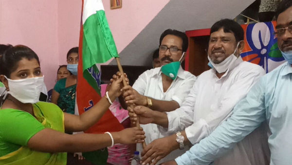 একুশোর আগে বিজেপিতে বড়সড় ভাঙন হাড়োয়ায় একুশোর আগে বিজেপিতে বড়সড় ভাঙন হাড়োয়ায়