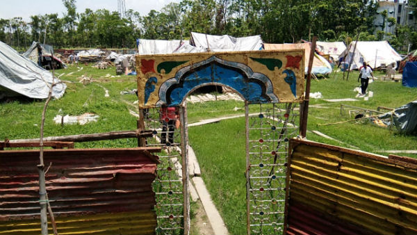 লকডাউনের জের, খেলা বাদ দিয়ে দিন মজুর, ড্রেন পরিষ্কারে সার্কাস শিল্পীরা লকডাউনের জের, খেলা বাদ দিয়ে দিন মজুর, ড্রেন পরিষ্কারে সার্কাস শিল্পীরা