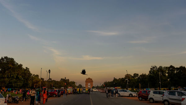 ঘটনার সূত্রপাত দিল্লিতে