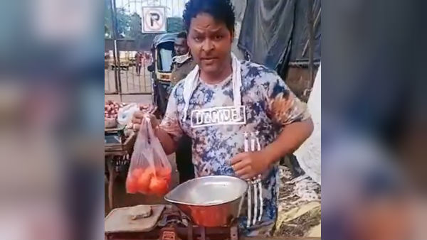 অভাবের তাড়নায় সবজি বিক্রি করছেন গুলাম অভিনেতা জাভেদ হায়দার অভাবের তাড়নায় সবজি বিক্রি করছেন গুলাম অভিনেতা জাভেদ হায়দার