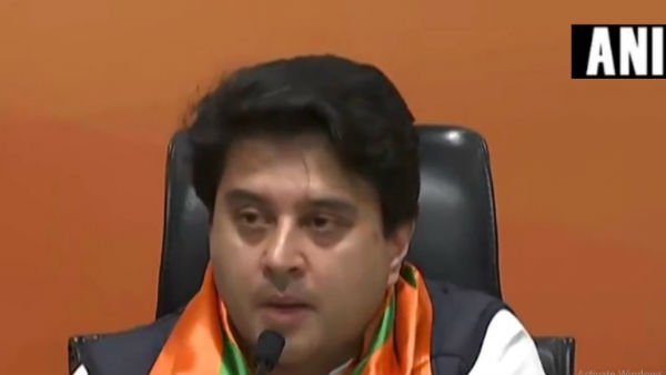 জ্যোতিরাদিত্যকে নিয়ে বিক্ষোভ