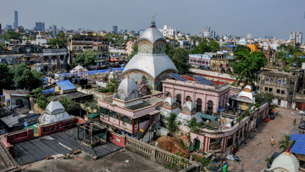 ১০০ দিন পর ভক্তদের জন্য আবারও খুলছে কালীঘাটের দরজা ১০০ দিন পর ভক্তদের জন্য আবারও খুলছে কালীঘাটের দরজা
