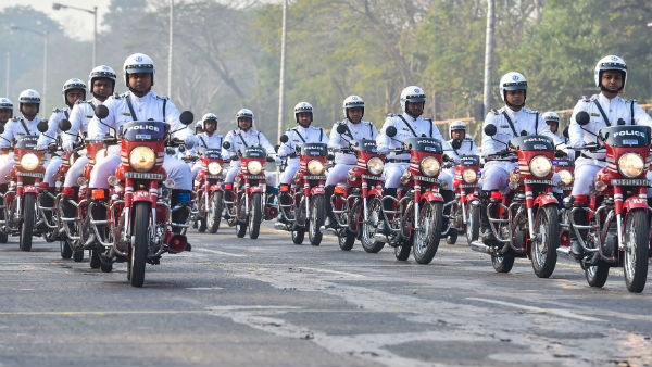 রাস্তায় পুলিশ সর্বদাই ছিল