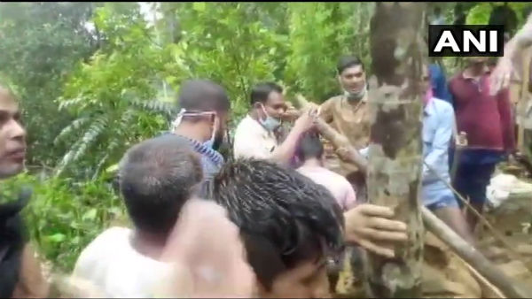 করোনা সংকটের মধ্যে ভূমিধসে বিদ্ধস্ত অসম, কমপক্ষে ২০ জনের মৃত্যু বরাক উপত্যকায় করোনা সংকটের মধ্যে ভূমিধসে বিদ্ধস্ত অসম, কমপক্ষে ২০ জনের মৃত্যু বরাক উপত্যকায়