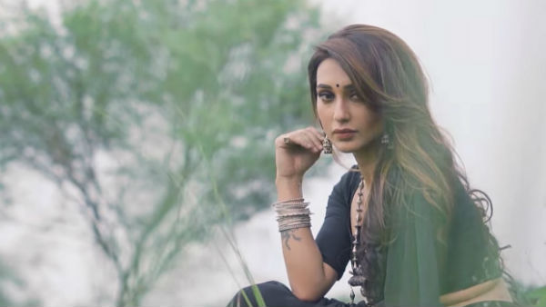 লকডাউনেও চেনা ছন্দে মিমি! গানের ওপারে নতুন ইনিংস শুরু অভিনেত্রীর লকডাউনেও চেনা ছন্দে মিমি! গানের ওপারে নতুন ইনিংস শুরু অভিনেত্রীর