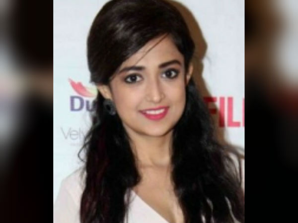 বিয়ে গোপনে রেখে মোনালি ঠাকুর দিলেন চমকপ্রদ খবর! ফের হইচই বলি পাড়ায় বিয়ে গোপনে রেখে মোনালি ঠাকুর দিলেন চমকপ্রদ খবর! ফের হইচই বলি পাড়ায়