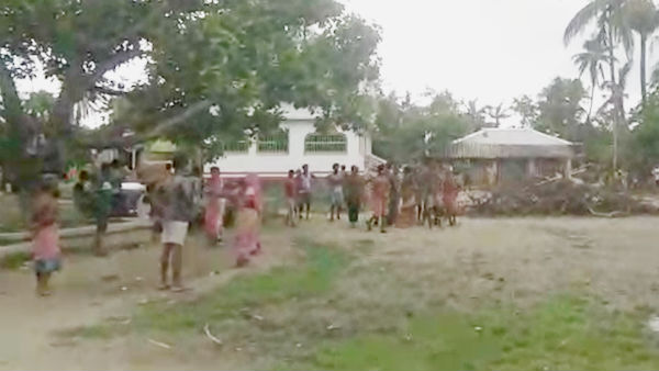 পশু চিকিৎসা শিবিরকে কেন্দ্র করে রণক্ষেত্র হাড়োয়ায়, জখম ২৯ জন পশু চিকিৎসা শিবিরকে কেন্দ্র করে রণক্ষেত্র হাড়োয়ায়, জখম ২৯ জন