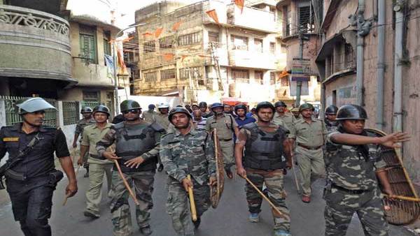 পরিস্থিতি নিয়ন্ত্রণে বিশাল পুলিশ বাহিনী