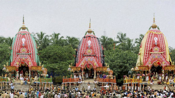 করোনা পরীক্ষা পুজারিদের