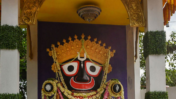কেন সমাপ্ত হয়নি মূর্তি গড়া?