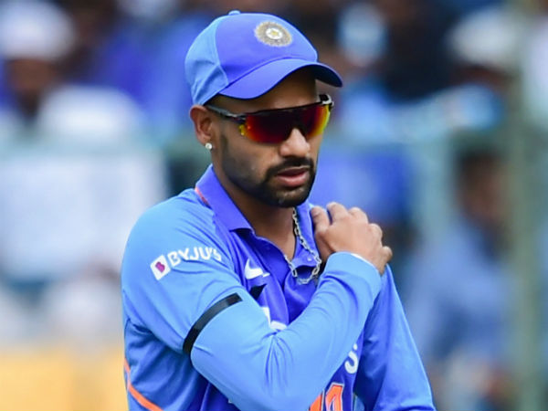 বিশ্বকাপের বাইরে ধাওয়ান
