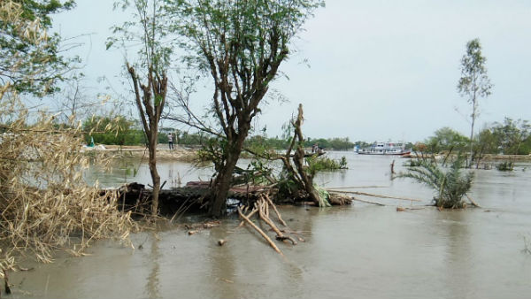 আম্ফানের পরেও দুর্ভোগ কাটছে না সুন্দরবনের আম্ফানের পরেও দুর্ভোগ কাটছে না সুন্দরবনের