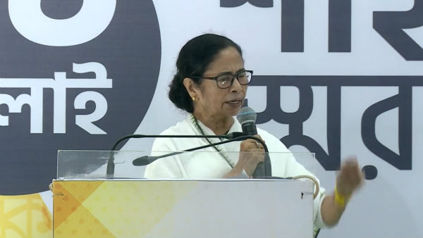 তৃণমূল সরকার থাকলে সারা জীবন ফ্রিতে রেশন, শিক্ষা, চিকিৎসা