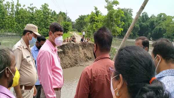 অশ্লীল ভাষা প্রয়োগের অভিযোগ