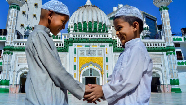 প্রথম ইদ পালন করা হয়েছিল ৬২৪ খ্রীষ্টাব্দে