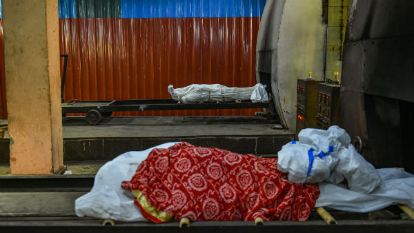 করোনা পরিস্থিতিতেই ক্যানিং শ্মশানে চালু হল বৈদ্যুতিক চুল্লি করোনা পরিস্থিতিতেই ক্যানিং শ্মশানে চালু হল বৈদ্যুতিক চুল্লি
