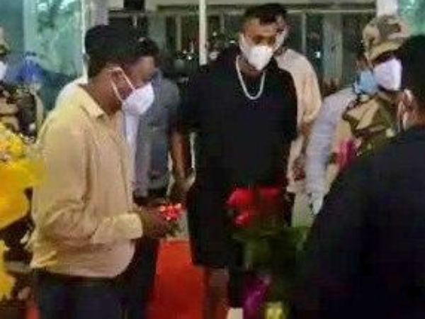 জন্মেদিনে ধোনির সঙ্গে দেখা করতে গেলেন হার্দিক-ক্রুণাল